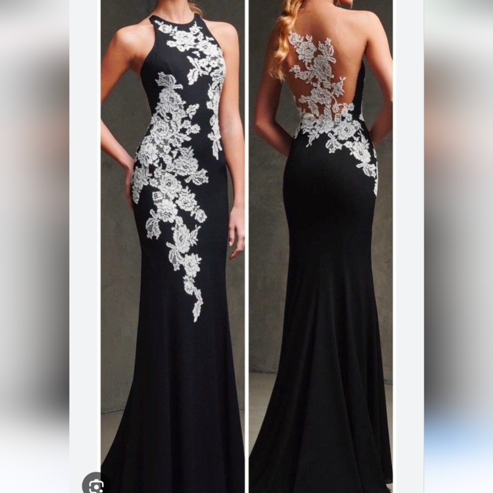 Camille‎ La Vie Black and White Floral Maxi Sexy Back Dress Size 4